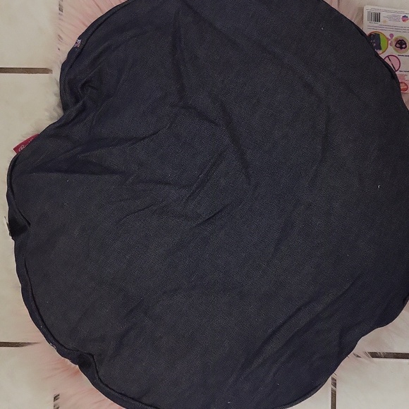 SALE!! Brand New BARBIE FAUX FUR DENIM PET BED - Picture 2 of 7